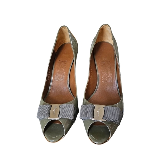 Authentic Salvator Ferragamo Polo Peep Toe bow heels olive  silver bucle 36,5 - Picture 1 of 7